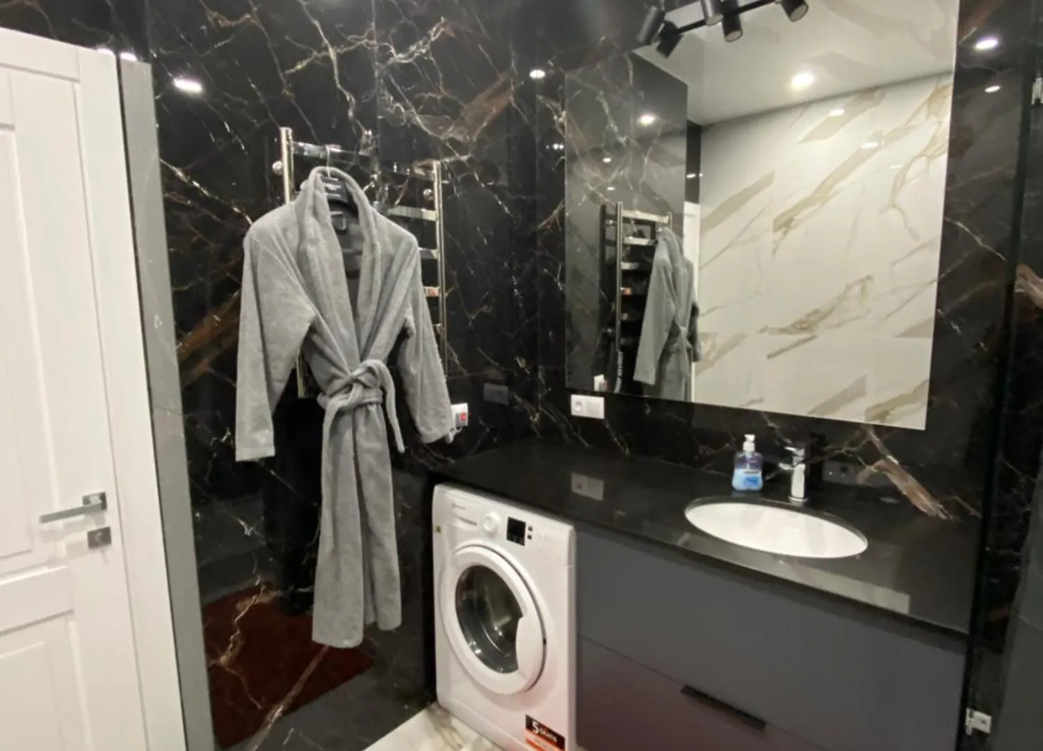 Rent-Kiev Metro Chernigivska Vip Apartment