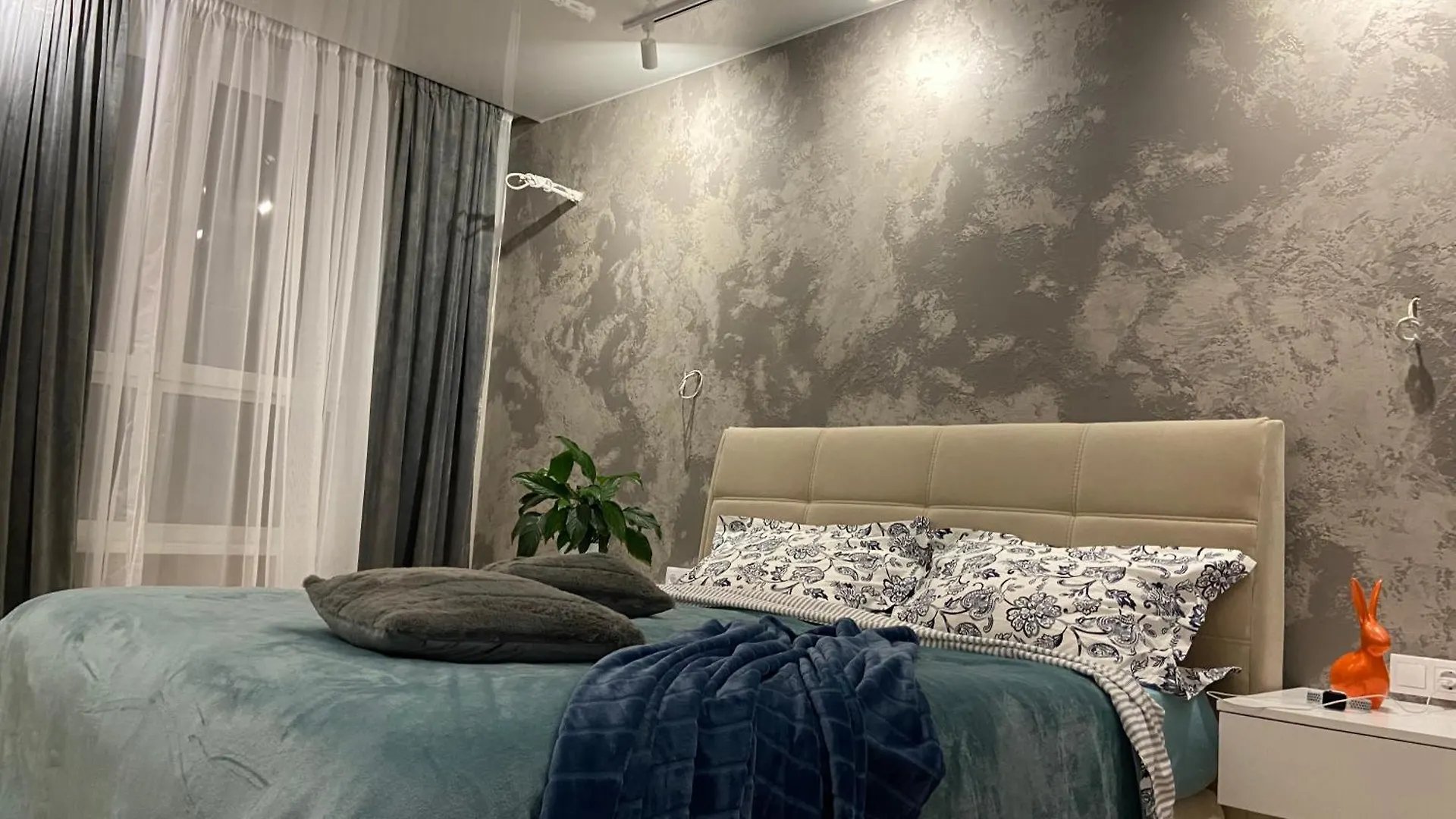 Rent-Kiev Metro Chernigivska Vip 0*, Kiev